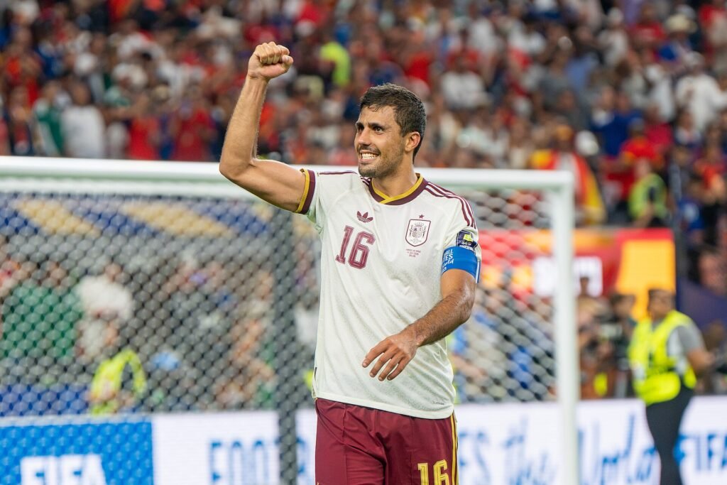 Rodri celebra con el puño en alto durante el partido de la selección española en el Mundial 2026